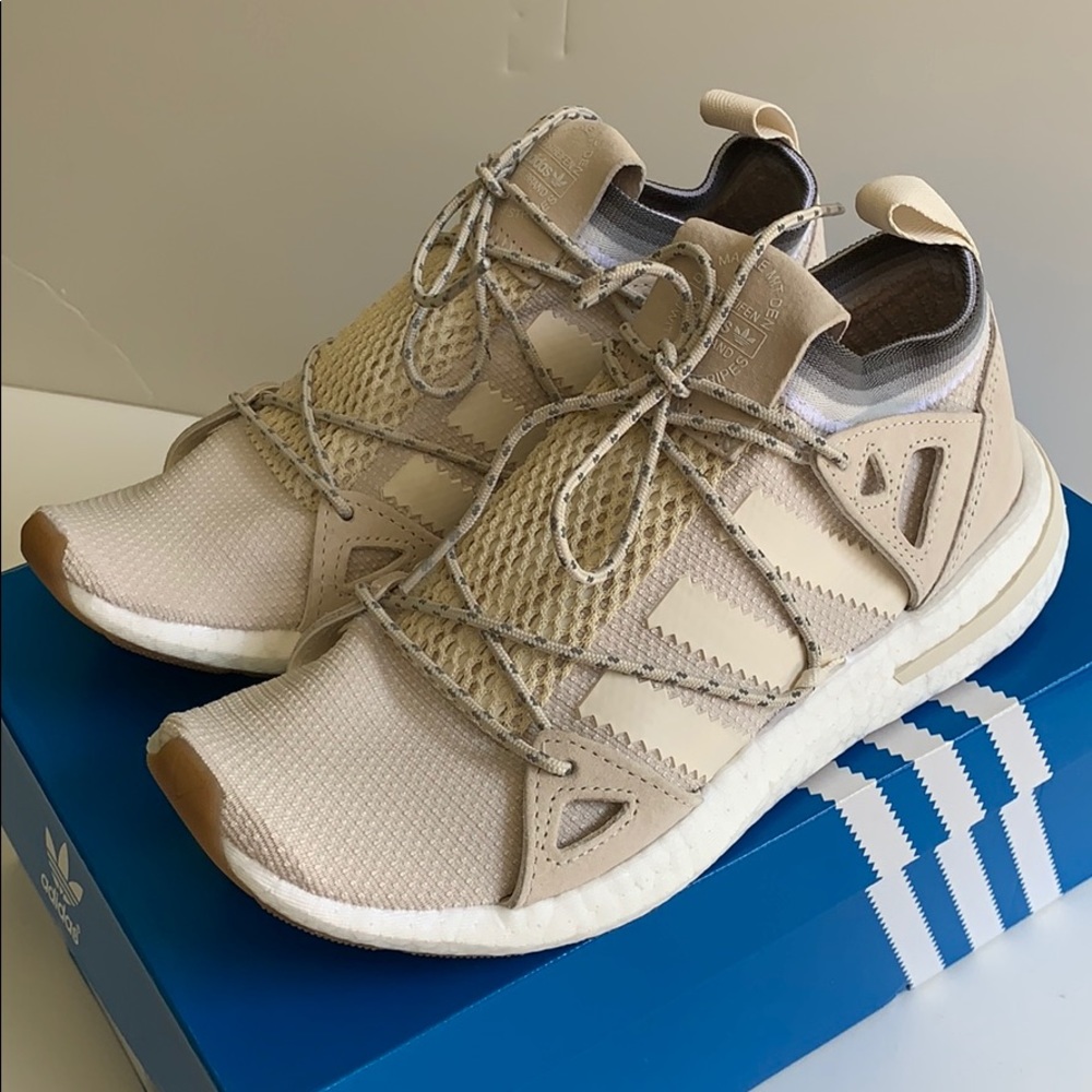 Adidas Arkyn Womens size 8